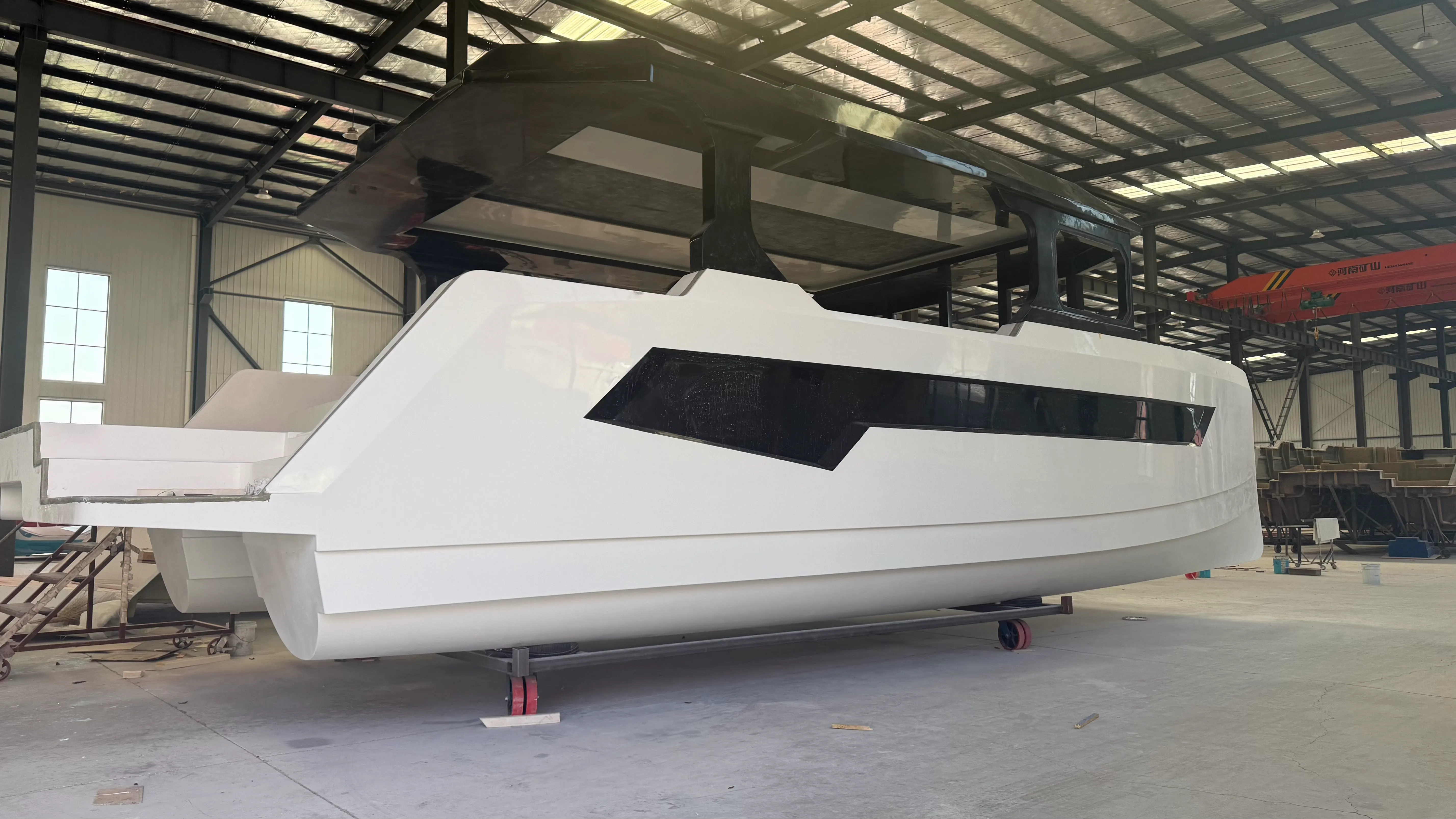 How Is the Fiberglass Hull of Boats Manufactured