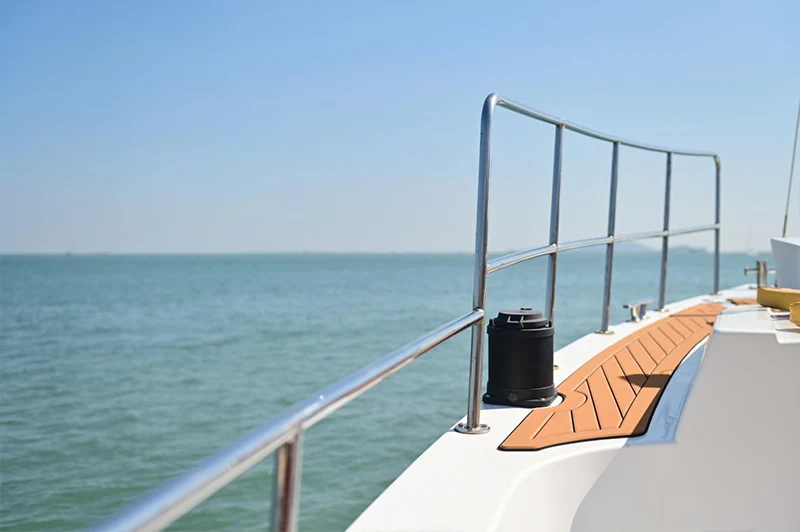Amphibious Monohull Sailboat