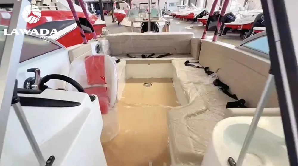 255 Deck Boats